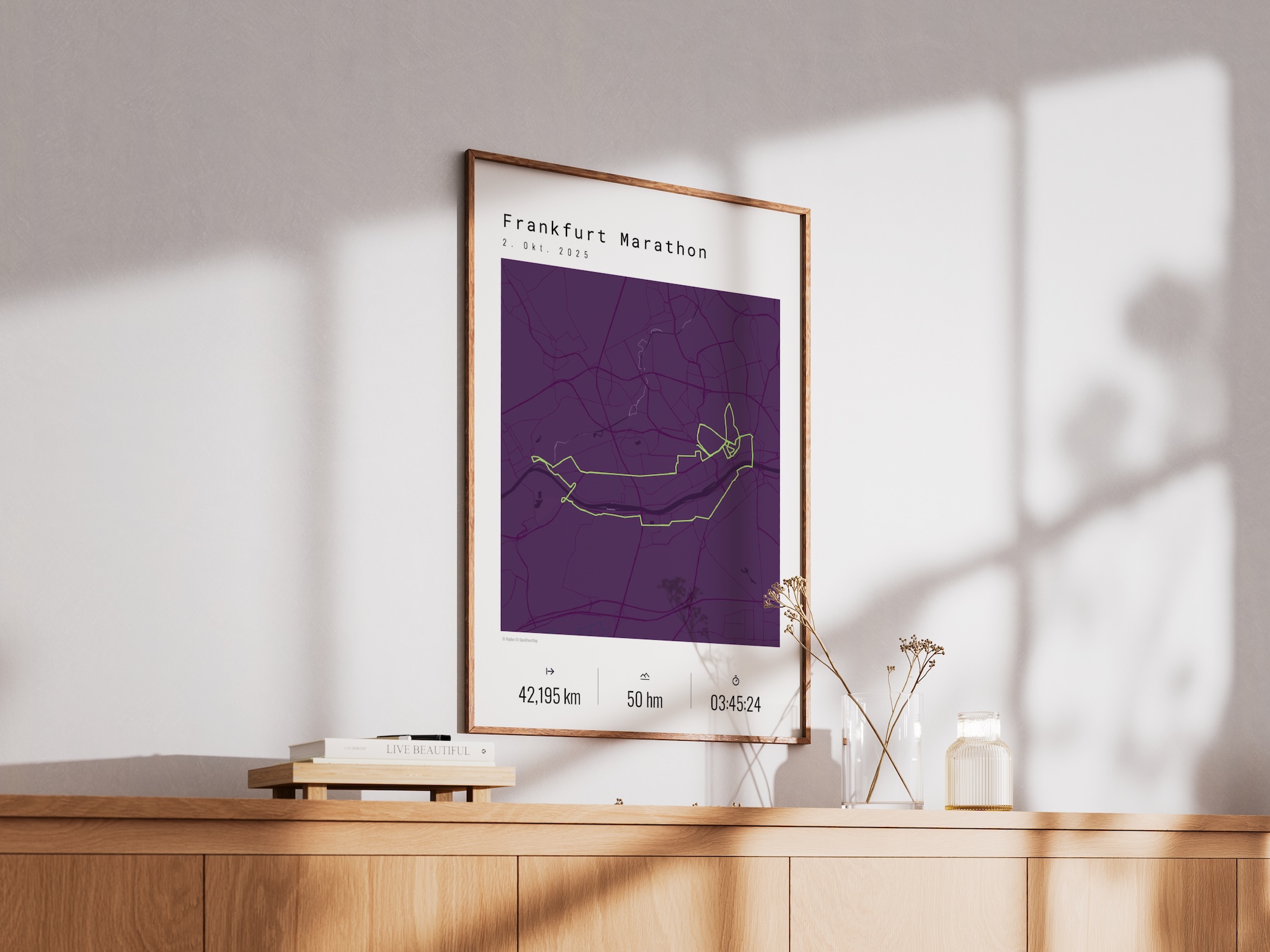 Frankfurt Marathon Poster auf Sideboard