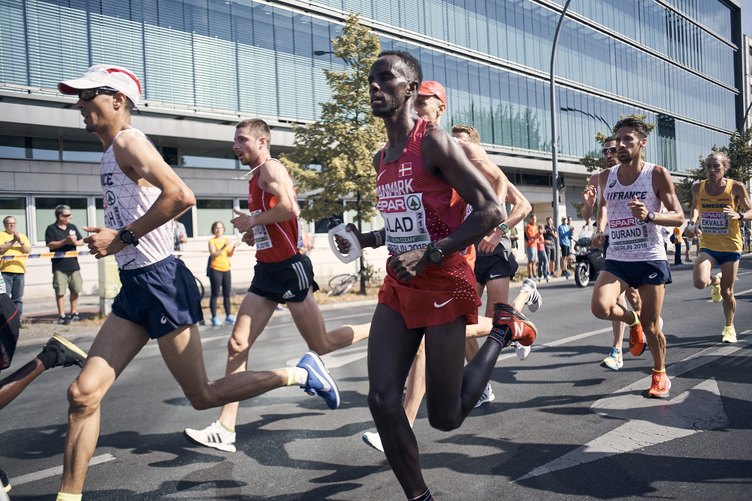 Marathon-Strecken als Kunst: Warum Läufer ihre Finisher-Momente verewigen